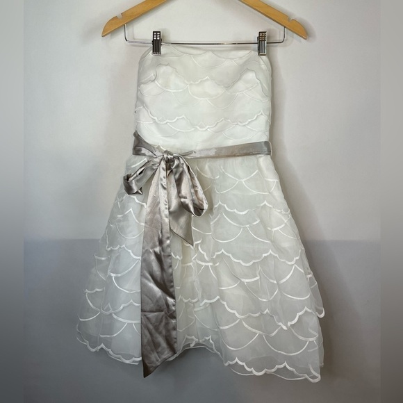 Anthropologie Dresses & Skirts - Hitherto Anthropologie White Scalloped Wedding Bridal Shower Dress Size 4